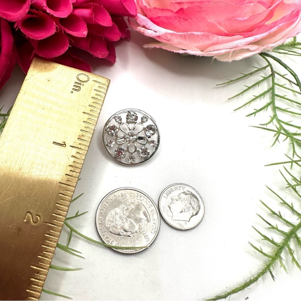 NEW⚜️Classic Floral Crystal Embellished Brooch - Picture 5 of 5